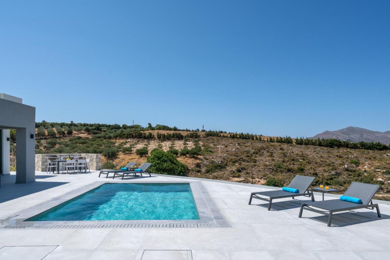 Luxurious Villa Cretan Aura With Private Heated Pool, Jacuzzi And Playroom Agios Ioannis  Екстер'єр фото
